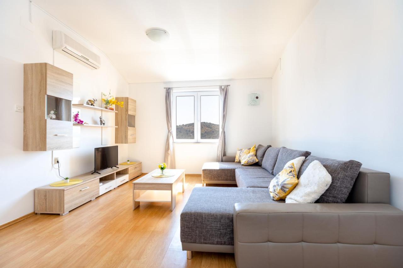 Apartments Villa Maja Rogoznica  Esterno foto