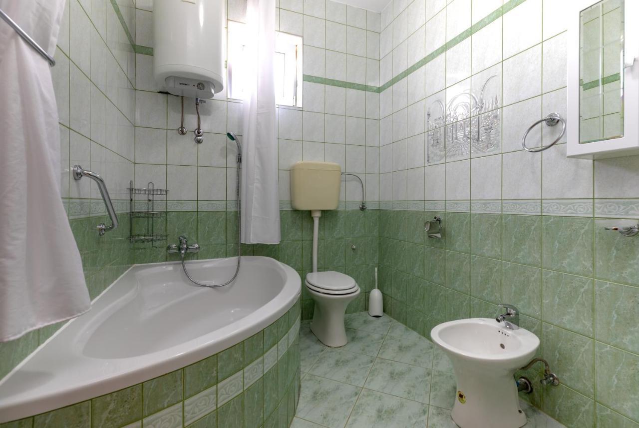 Apartments Villa Maja Rogoznica  Esterno foto