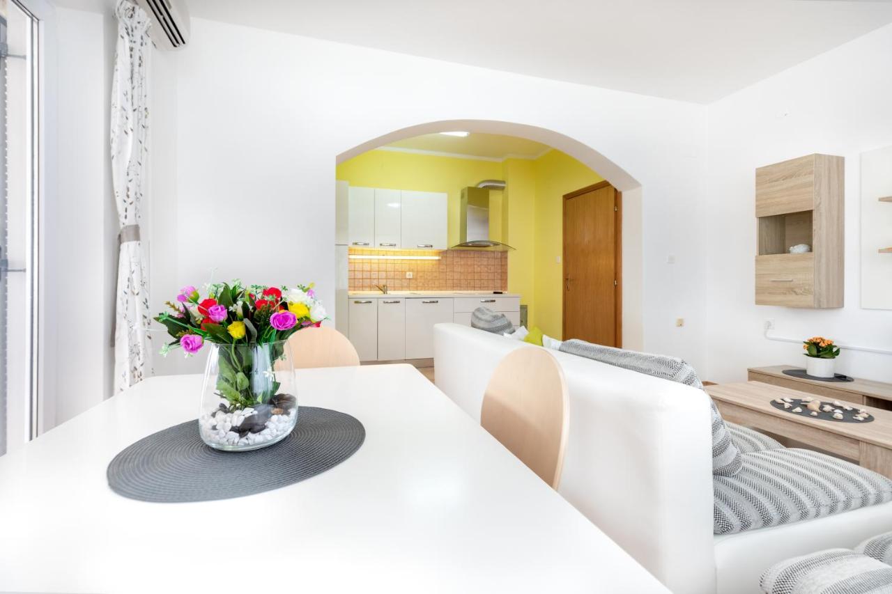Apartments Villa Maja Rogoznica  Esterno foto