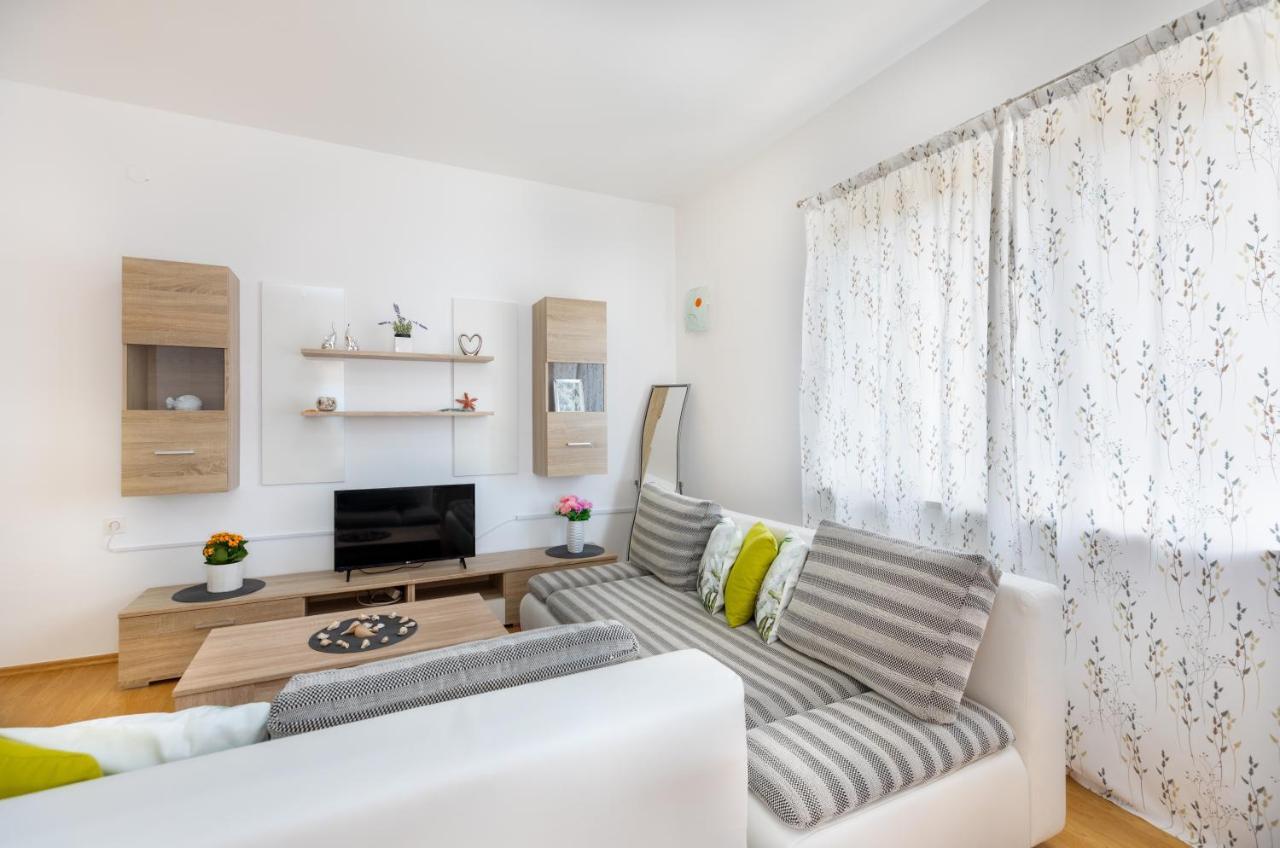 Apartments Villa Maja Rogoznica  Esterno foto