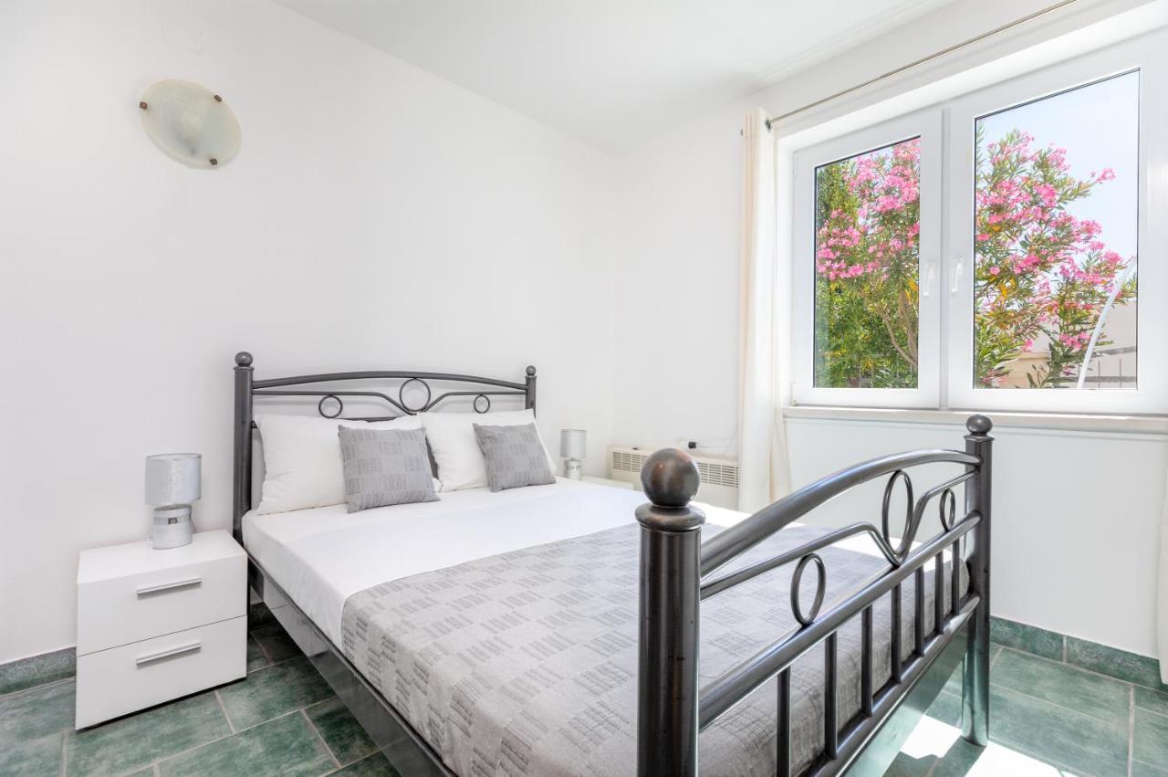 Apartments Villa Maja Rogoznica  Esterno foto